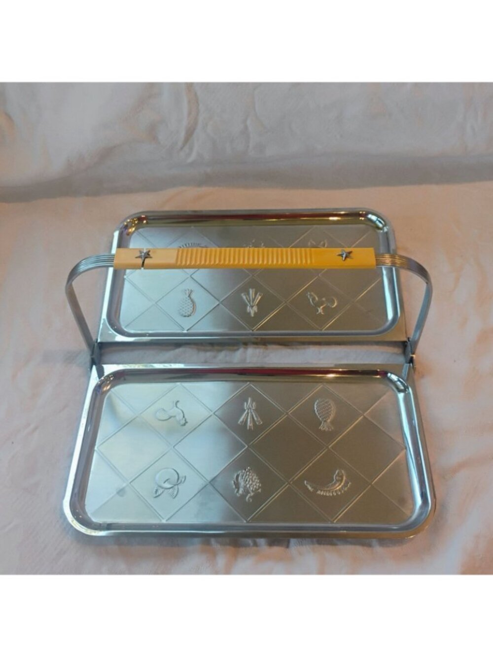 Vtg Chase Art Deco Chrome Folding Serving Tray w/Bakelite Handle - READ - Picture 3 of 9